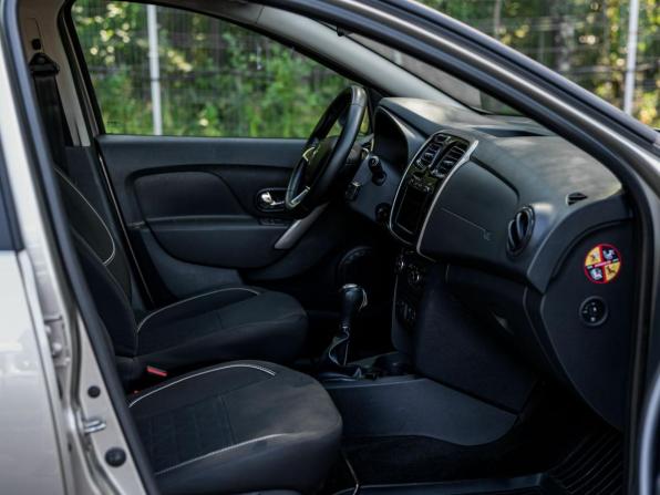 Renault Sandero II Рестайлинг с пробегом 2019 года, цена 1 075 000 рублей, 86512 км, хэтчбек, Автокод Объявления