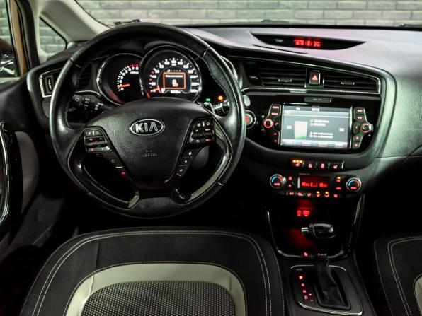 Kia Ceed II Рестайлинг с пробегом 2016 года, цена 1 320 000 рублей, 130197 км, хэтчбек, Автокод Объявления