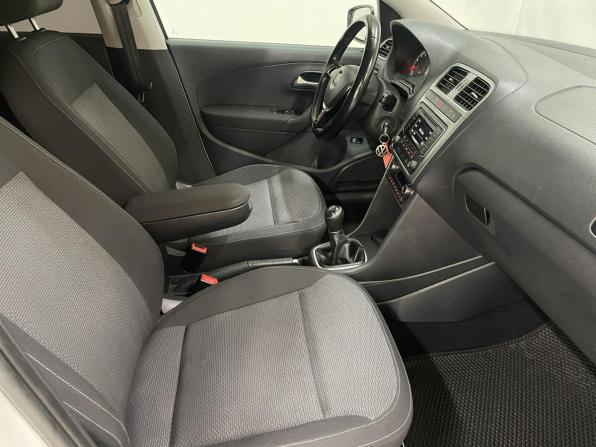 Volkswagen Polo V Рестайлинг с пробегом 2016 года, цена 1 049 000 рублей, 164038 км, седан, Автокод Объявления