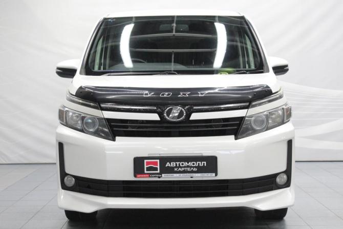 Toyota Voxy III (R80) с пробегом 2014 года, цена 1 679 000 рублей, 196000 км, минивэн, Автокод Объявления