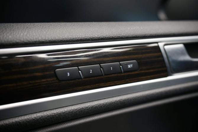 Volkswagen Touareg II Рестайлинг с пробегом 2015 года, цена 2 740 000 рублей, 239463 км, внедорожник, Автокод Объявления