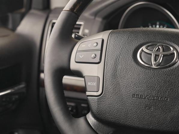 Toyota Land Cruiser 200 Series Рестайлинг 1 с пробегом 2012 года, цена 3 249 000 рублей, 175400 км, внедорожник, Автокод Объявления