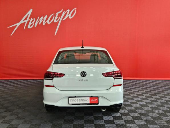 Volkswagen Polo VI с пробегом 2021 года, цена 1 595 000 рублей, 61642 км, лифтбек, Автокод Объявления