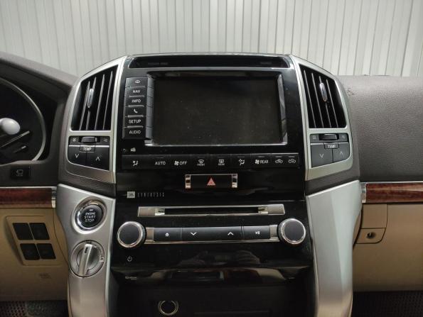 Toyota Land Cruiser 200 Series Рестайлинг 1 с пробегом 2012 года, цена 2 790 000 рублей, 269018 км, внедорожник, Автокод Объявления