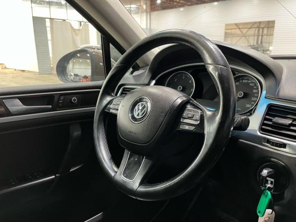 Volkswagen Touareg II с пробегом 2013 года, цена 2 050 000 рублей, 187139 км, внедорожник, Автокод Объявления