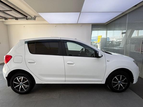 Renault Sandero II Рестайлинг с пробегом 2019 года, цена 649 000 рублей, 202600 км, хэтчбек, Автокод Объявления