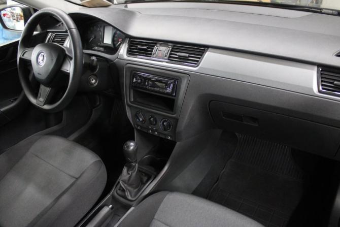 Skoda Rapid I с пробегом 2015 года, цена 629 000 рублей, 110756 км, лифтбек, Автокод Объявления