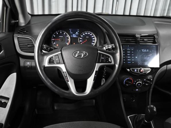 Hyundai Solaris I с пробегом 2013 года, цена 748 000 рублей, 179321 км, седан, Автокод Объявления
