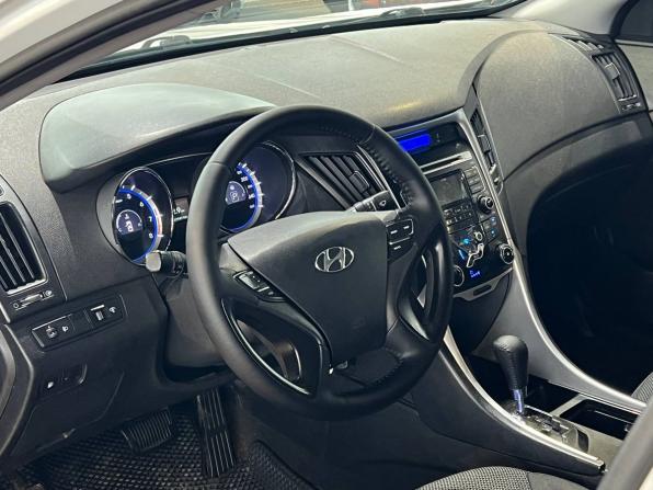 Hyundai Sonata VI (YF) с пробегом 2011 года, цена 875 000 рублей, 267000 км, седан, Автокод Объявления