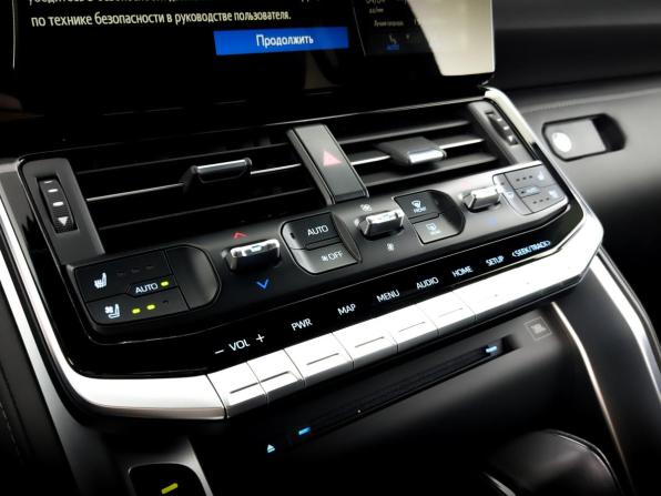 Toyota Land Cruiser 300 Series с пробегом 2024 года, цена 12 225 000 рублей, 35000 км, внедорожник, Автокод Объявления