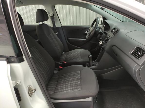 Volkswagen Polo V с пробегом 2015 года, цена 919 000 рублей, 168000 км, седан, Автокод Объявления