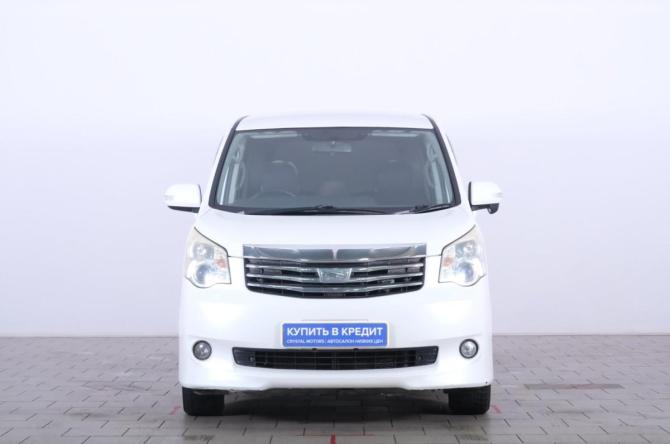 Toyota Noah II (R70) с пробегом 2010 года, цена 1 159 000 рублей, 281000 км, минивэн, Автокод Объявления