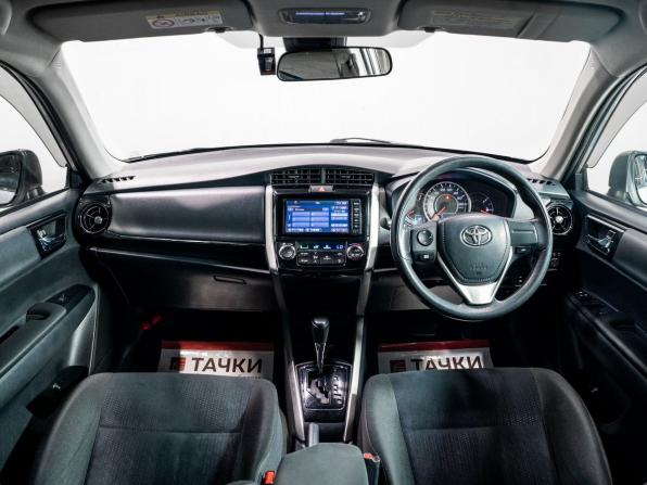 Toyota Corolla XI (E160 E170) Рестайлинг 2 с пробегом 2017 года, цена 1 360 000 рублей, 116400 км, универсал, Автокод Объявления