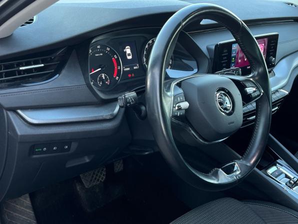 Skoda Octavia IV (A8) с пробегом 2021 года, цена 2 190 000 рублей, 109989 км, лифтбек, Автокод Объявления