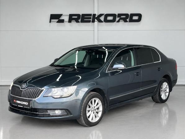 Skoda Superb II Рестайлинг с пробегом 2014 года, цена 1 299 000 рублей, 221781 км, лифтбек, Автокод Объявления