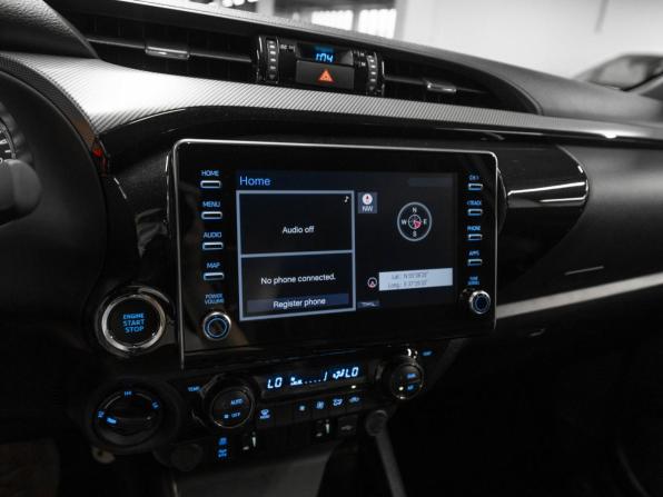 Toyota Hilux VIII Рестайлинг 2 с пробегом 2025 года, цена 7 750 000 рублей, 27 км, пикап, Автокод Объявления