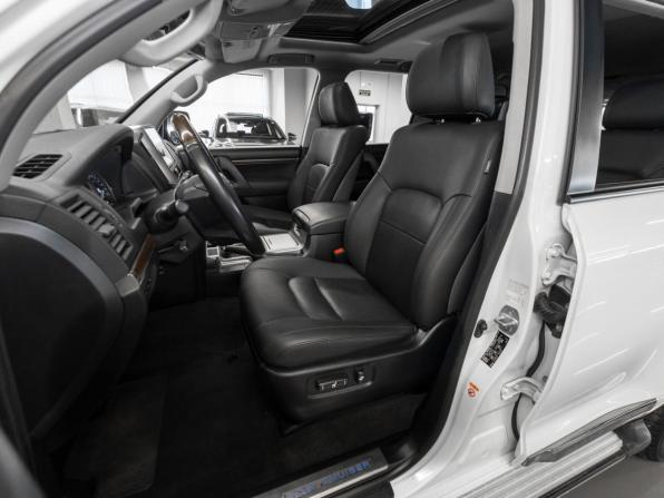 Toyota Land Cruiser 200 Series Рестайлинг 2 с пробегом 2017 года, цена 5 700 000 рублей, 112625 км, внедорожник, Автокод Объявления