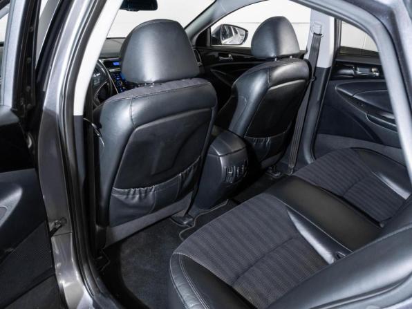 Hyundai Sonata VI (YF) с пробегом 2010 года, цена 799 000 рублей, 265511 км, седан, Автокод Объявления