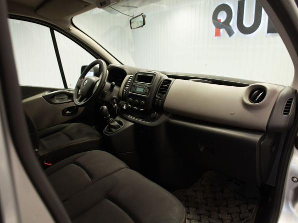 Renault Trafic III с пробегом 2015 года, цена 2 000 000 рублей, 143806 км, минивэн, Автокод Объявления