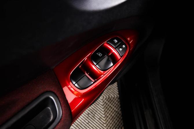 Nissan Juke I с пробегом 2012 года, цена 1 049 000 рублей, 88000 км, внедорожник, Автокод Объявления