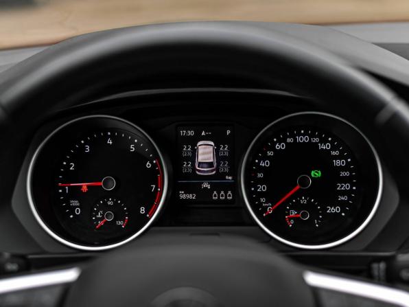 Volkswagen Tiguan II Рестайлинг с пробегом 2021 года, цена 2 750 000 рублей, 98908 км, внедорожник, Автокод Объявления