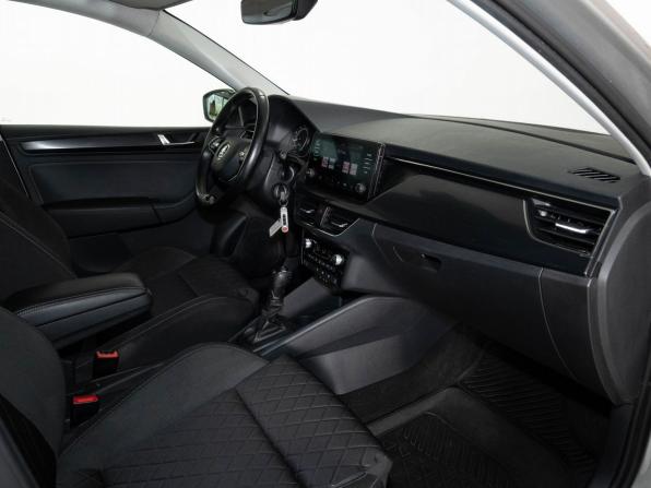 Skoda Rapid II с пробегом 2021 года, цена 1 447 000 рублей, 143000 км, лифтбек, Автокод Объявления