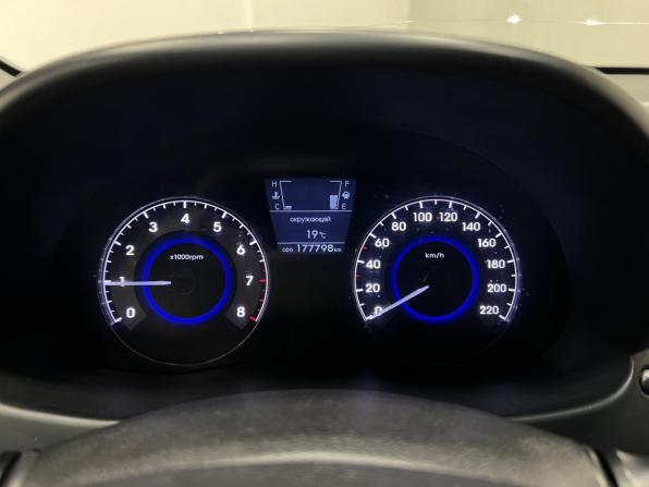 Hyundai Solaris I с пробегом 2012 года, цена 725 000 рублей, 178000 км, хэтчбек, Автокод Объявления