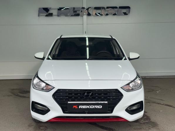 Hyundai Solaris II с пробегом 2018 года, цена 1 209 000 рублей, 136870 км, седан, Автокод Объявления