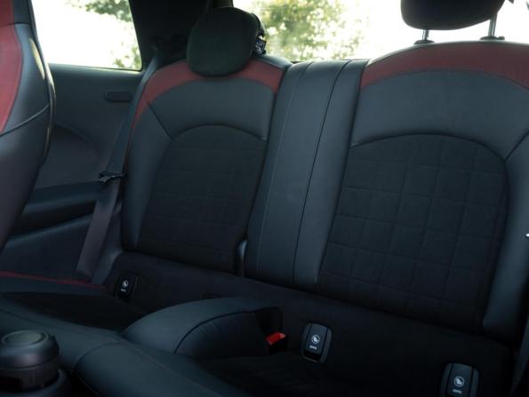 Mini Hatch III (F55/F56) Рестайлинг с пробегом 2018 года, цена 2 679 700 рублей, 110000 км, хэтчбек, Автокод Объявления