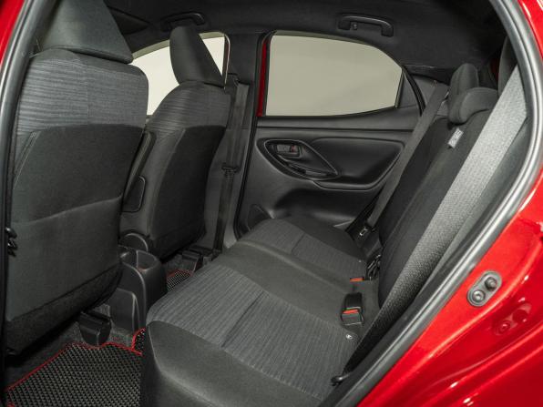 Toyota Yaris IV с пробегом 2021 года, цена 1 300 000 рублей, 62853 км, хэтчбек, Автокод Объявления