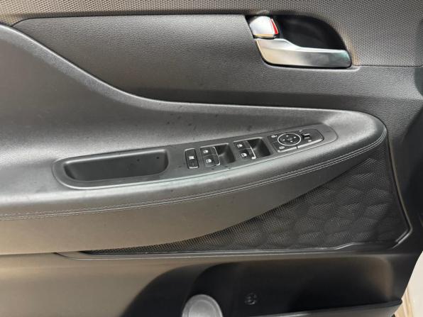 Hyundai Santa Fe IV с пробегом 2019 года, цена 2 399 000 рублей, 180067 км, внедорожник, Автокод Объявления