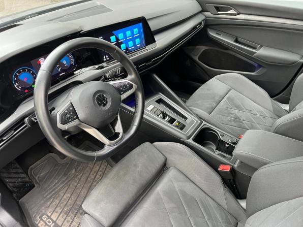 Volkswagen Golf VIII с пробегом 2021 года, цена 2 799 000 рублей, 43470 км, хэтчбек, Автокод Объявления