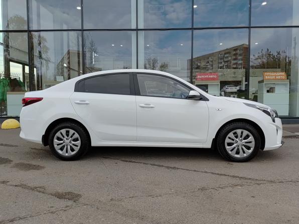 Kia Rio IV Рестайлинг с пробегом 2021 года, цена 1 930 000 рублей, 19600 км, седан, Автокод Объявления