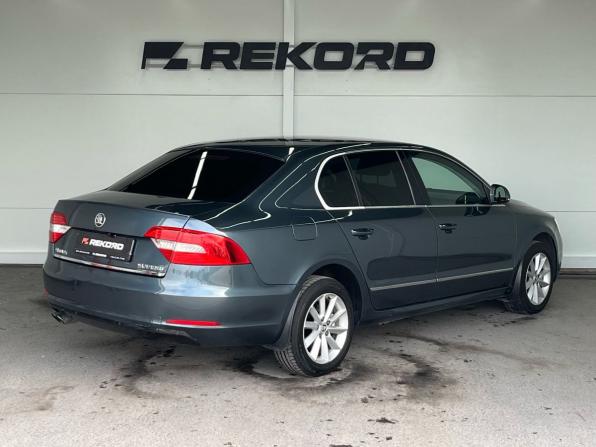 Skoda Superb II Рестайлинг с пробегом 2014 года, цена 1 299 000 рублей, 221781 км, лифтбек, Автокод Объявления