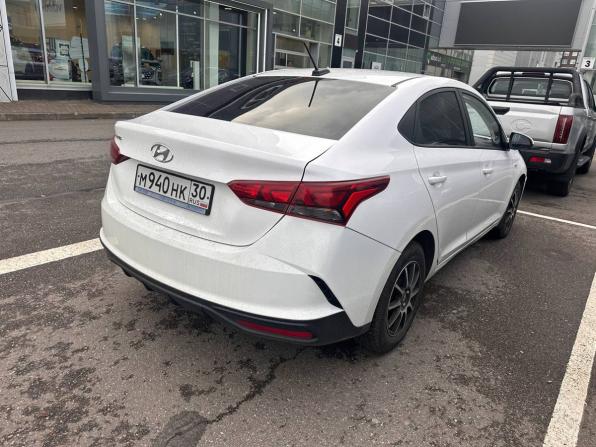 Hyundai Solaris II Рестайлинг с пробегом 2021 года, цена 970 000 рублей, 272000 км, седан, Автокод Объявления