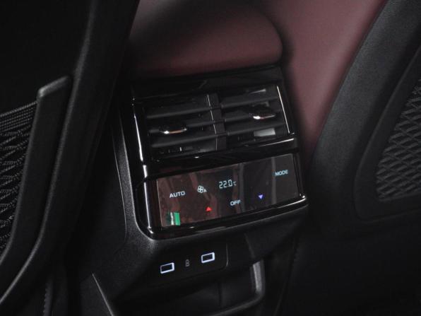 Geely Monjaro I с пробегом 2023 года, цена 3 399 000 рублей, 27870 км, внедорожник, Автокод Объявления