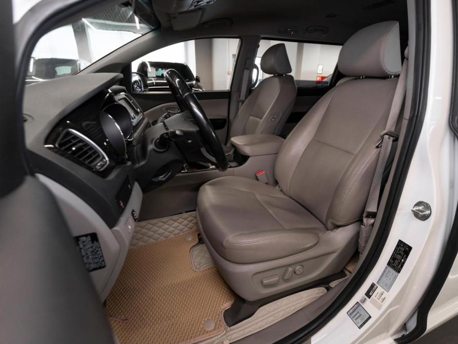 Kia Carnival III Москва  - изображение 9