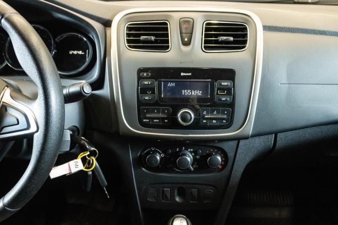 Renault Logan II Рестайлинг с пробегом 2019 года, цена 990 000 рублей, 124848 км, седан, Автокод Объявления