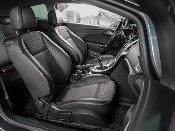 Opel Astra J Рестайлинг с пробегом 2012 года, цена 999 000 рублей, 131780 км, хэтчбек, Автокод Объявления