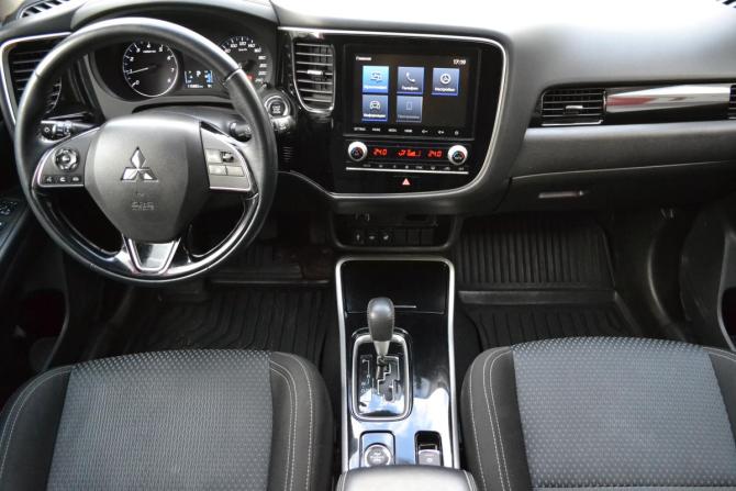 Mitsubishi Outlander III Рестайлинг 3 с пробегом 2020 года, цена 2 490 000 рублей, 115900 км, внедорожник, Автокод Объявления
