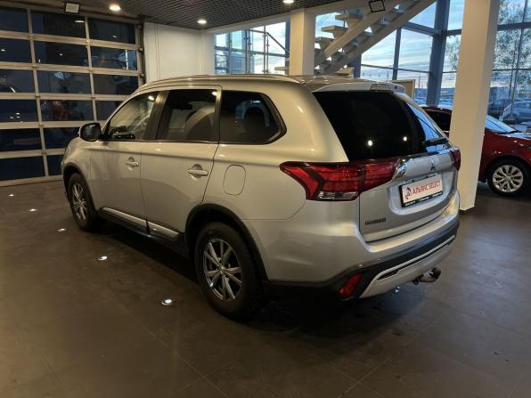 Mitsubishi Outlander III Рестайлинг 3 с пробегом 2019 года, цена 2 542 000 рублей, 90466 км, внедорожник, Автокод Объявления