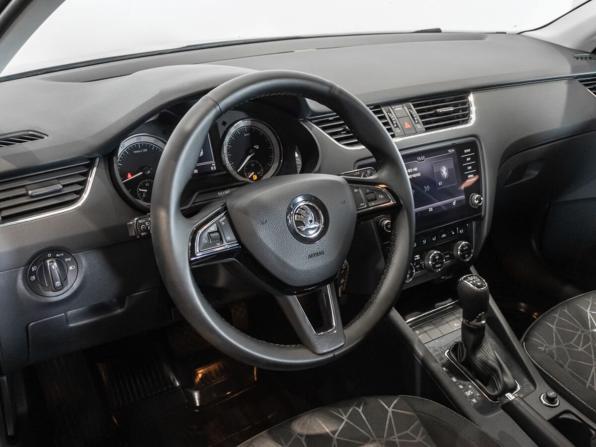 Skoda Octavia III (A7) Рестайлинг с пробегом 2019 года, цена 2 028 000 рублей, 195114 км, лифтбек, Автокод Объявления