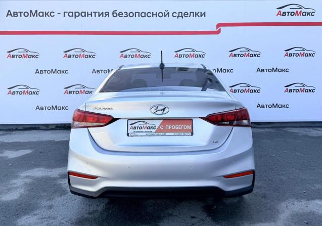 Hyundai Solaris II с пробегом 2018 года, цена 1 330 000 рублей, 161725 км, седан, Автокод Объявления
