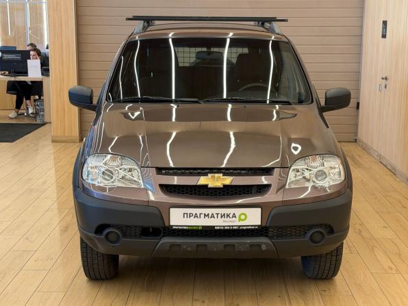 Chevrolet Niva I Рестайлинг с пробегом 2017 года, цена 869 000 рублей, 25000 км, внедорожник, Автокод Объявления