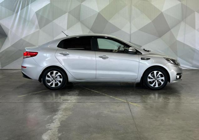 Kia Rio III Рестайлинг с пробегом 2016 года, цена 1 100 000 рублей, 93279 км, седан, Автокод Объявления