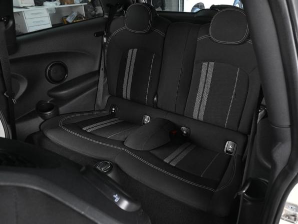 Mini Hatch III (F55/F56) с пробегом 2016 года, цена 2 229 000 рублей, 191512 км, хэтчбек, Автокод Объявления