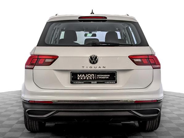 Volkswagen Tiguan II Рестайлинг с пробегом 2021 года, цена 2 585 000 рублей, 59202 км, внедорожник, Автокод Объявления