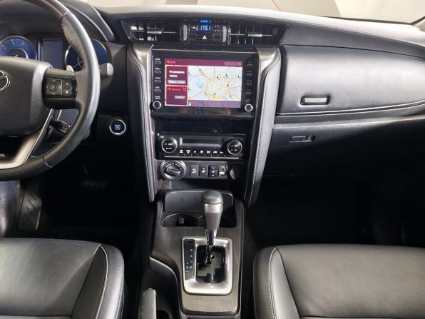 Toyota Fortuner II Рестайлинг с пробегом 2021 года, цена 4 395 000 рублей, 47432 км, внедорожник, Автокод Объявления