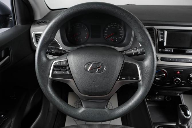 Hyundai Solaris II с пробегом 2017 года, цена 1 489 000 рублей, 111500 км, седан, Автокод Объявления