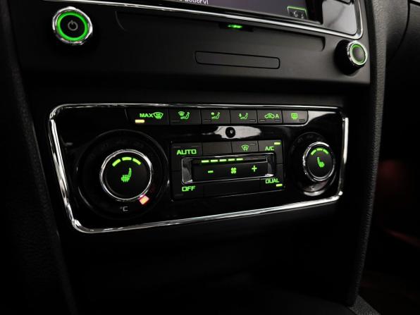 Skoda Superb II Рестайлинг с пробегом 2013 года, цена 899 000 рублей, 359617 км, лифтбек, Автокод Объявления